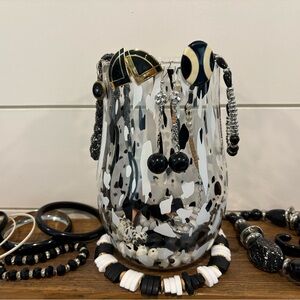 Black and White Jewelry Set